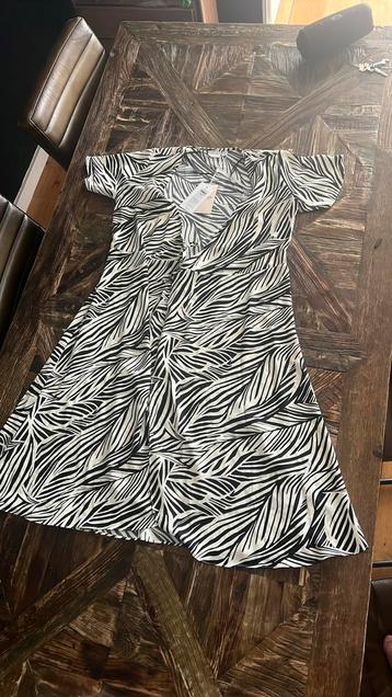 Nieuwe VILA zomerjurk maat 38 – zwart wit print beschikbaar voor biedingen