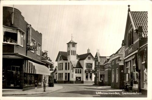Uithuizermeeden, Gemeentehuis en straatbeeld, Verzamelen, Ansichtkaarten | Nederland, Ongelopen, Groningen, 1920 tot 1940, Ophalen of Verzenden