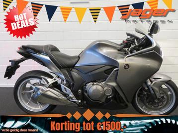 Honda VFR 1200 F VFR1200 TOPPER! EXTRAS (bj 2011) beschikbaar voor biedingen