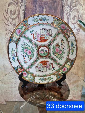 Groot vintage handgeschilderd Chinees bord beschikbaar voor biedingen