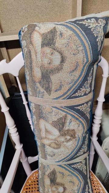 Te koop engelen kussen beschikbaar voor biedingen