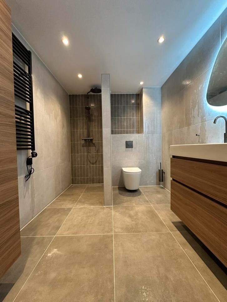 Kitter, Huis en Inrichting, Badkamer | Complete badkamers, Zo goed als nieuw, Met bad, Met douche, Ophalen of Verzenden