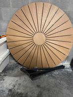 Te koop: ronde tuintafel hout/teaklook – Ø110 cm, Ophalen, Zo goed als nieuw, Rond, Hout