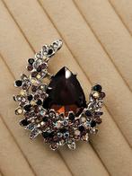 Antiek stijl broche met synthetische granaat., Nieuw, Ophalen of Verzenden, Trollbeads, 1 bedel