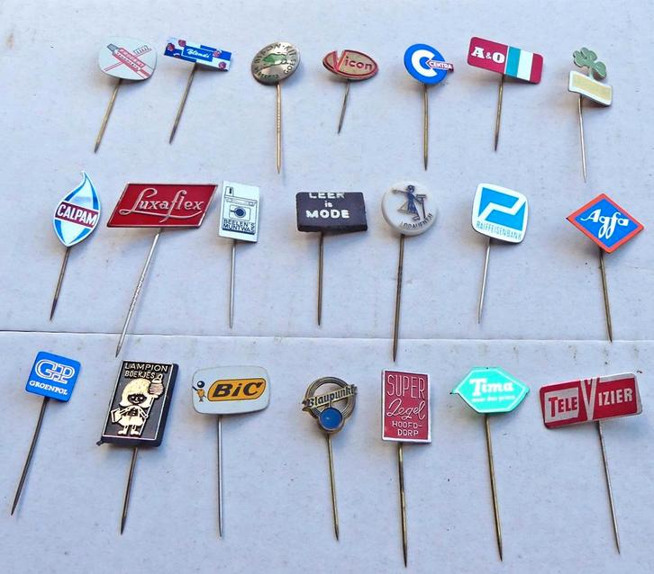 Non-food merk speldjes merken oud speldje 21x, Verzamelen, Speldjes, Pins en Buttons, Gebruikt, Speldje of Pin, Merk, Ophalen of Verzenden