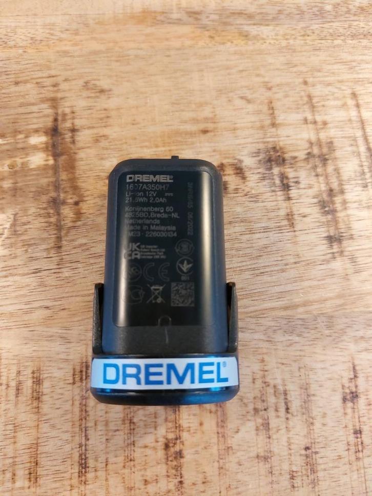 Dremel 8220 Accu + lader, Doe-het-zelf en Verbouw, Gereedschap | Slijpmachines, Gebruikt, Rechte handslijpmachine, Minder dan 700 watt