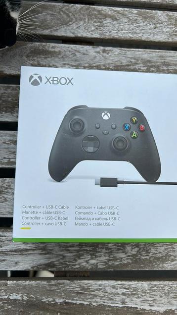 Xbox Wireless Controller + USB-C Cable beschikbaar voor biedingen