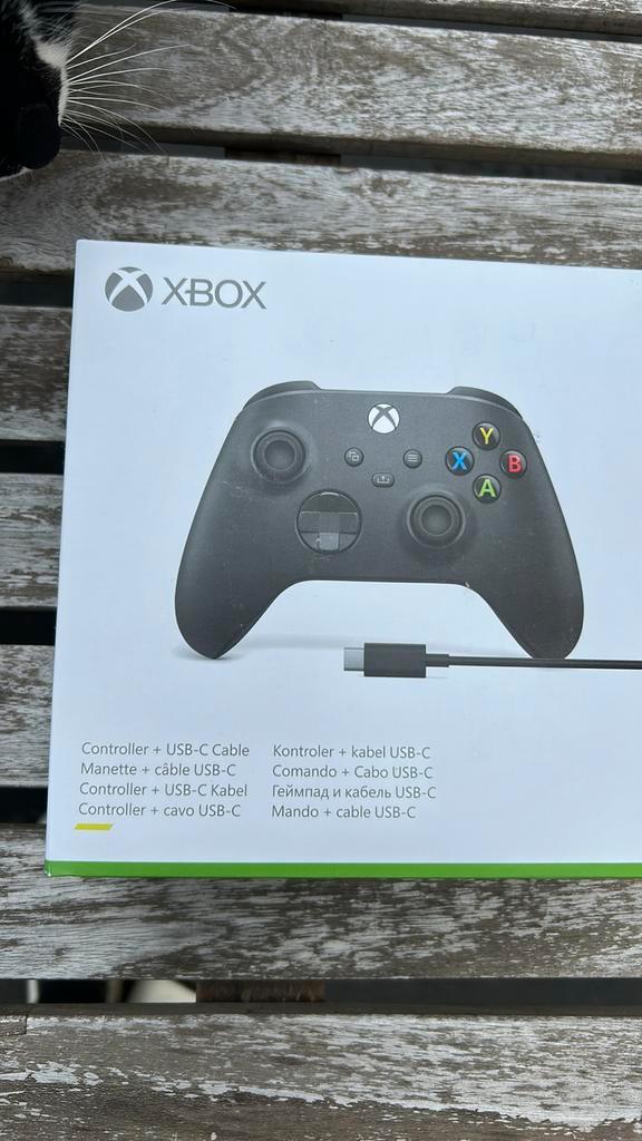 Xbox Wireless Controller + USB-C Cable, Spelcomputers en Games, Spelcomputers | Xbox | Accessoires, Zo goed als nieuw, Xbox Original
