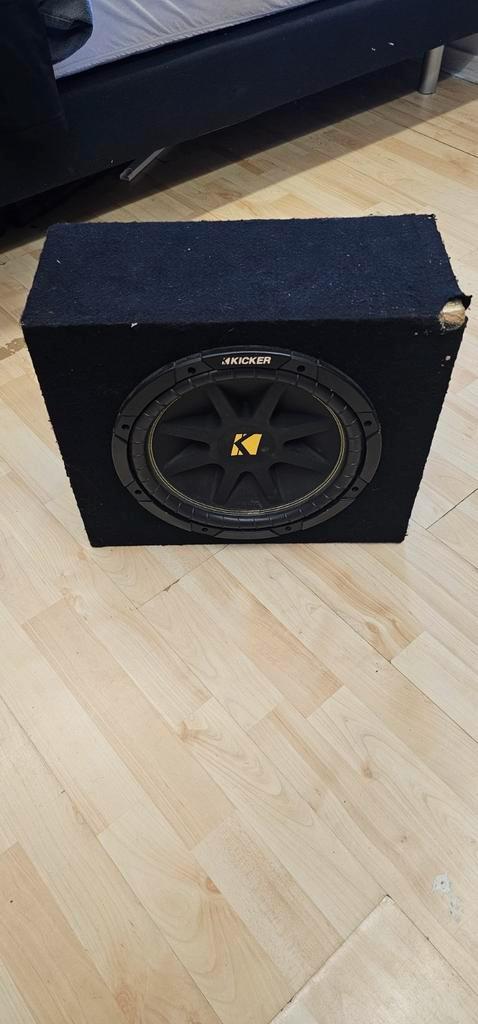 Kicker Subwoofer 300W RMS + Versterker 350W RMS, Auto diversen, Autospeakers, Zo goed als nieuw, Ophalen