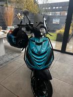 Custom piaggo zip 4t 50cc + custom boxer helm, Fietsen en Brommers, Scooters | Piaggio, Ophalen, Maximaal 45 km/u, Zip, Zo goed als nieuw