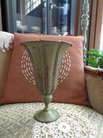 Brocante Groene IJzeren Vaas Tuinvaas ** Mimosa **, Antiek en Kunst, Antiek | Vazen, Ophalen of Verzenden