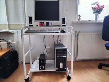 TE KOOP  COMPAQ COMPUTTER  met Windows 7 beschikbaar voor biedingen
