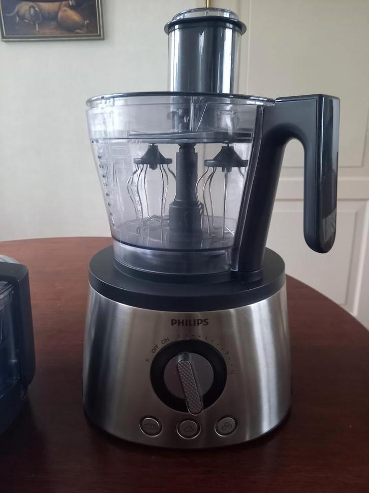 Philips keukenmachine 1300w., Witgoed en Apparatuur, Keukenmixers, Zo goed als nieuw, 3 snelheden of meer, Ophalen