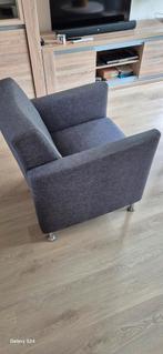 d grijs fauteuil met chrome poten., Huis en Inrichting, Fauteuils, Ophalen, Gebruikt, Stof