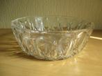 Glazen kom - schaal. Met bewerkt glas., Ophalen of Verzenden, Kom(men), Overige stijlen, Glas
