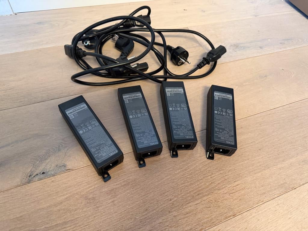 Zyxel 2.5 Gbs Poe+ injector poe12-30W, Ophalen, Gebruikt