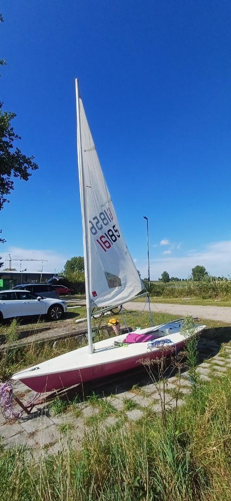 Zeilboot laser Roze met zeilen 4.7, 5.7 en 7.0M2, Watersport en Boten, Zeilen en Zeiltoebehoren, Zo goed als nieuw, Grootzeil