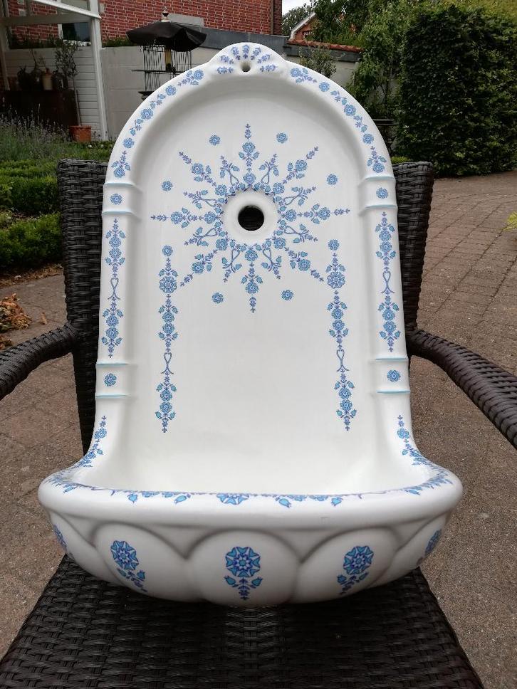 Supermooi fonteintje hoge rug blauw/turquoise decor, Antiek en Kunst, Curiosa en Brocante, Ophalen