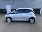 Toyota Aygo 1.0 VVT-i x-play Achteruitrijcamera, 1e eigenaar, Stof, Gebruikt, Euro 6, 4 stoelen