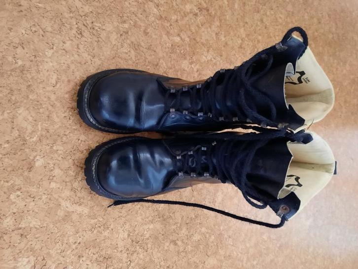 Legerboots / legerschoenen / kisten., Verzamelen, Militaria | Algemeen, Landmacht, Kleding of Schoenen, Nederland, Verzenden