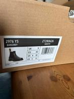 Nieuwe Dr Martens Burgundy Boots Maat 43 + Onderhoud, Kleding | Heren, Schoenen, Ophalen of Verzenden, Nieuw, Overige kleuren
