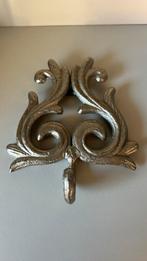 Brocante zilverkleurige kapstokhaak, Wandkapstok, Ophalen of Verzenden, Zo goed als nieuw, Minder dan 100 cm