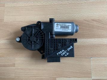 Skoda Fabia 2005 - 2008 raammotor elektrisch links 6Y1959801 beschikbaar voor biedingen