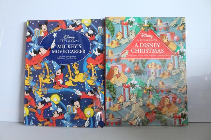 Mickey´s movie career + a Disney Christmas giftwraps vintage, Verzamelen, Disney, Nieuw, Papier, Kaart of Schrift, Mickey Mouse