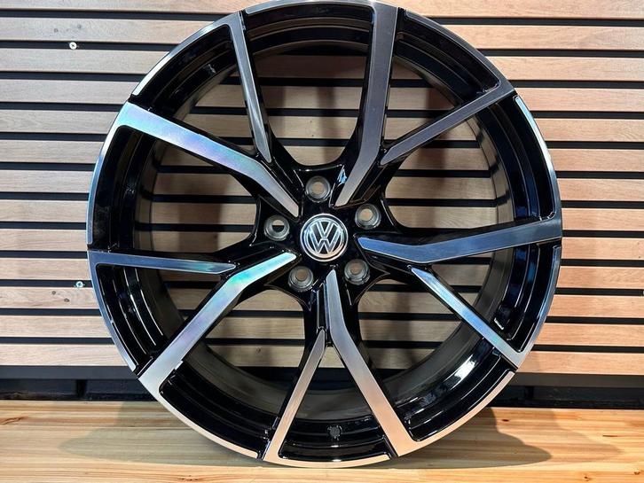 17" Vw Estoril Fits Polo 5x100 et45 205/45/17, Auto-onderdelen, Banden en Velgen, Velg(en), Zomerbanden, 17 inch, 215 mm, Personenwagen
