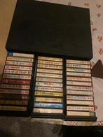Hindoestaanse liedjes en opberglade, Cd's en Dvd's, Cassettebandjes, Met bewaardoos, rek of koffer, Gebruikt, 26 bandjes of meer