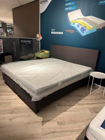 Eastborn boxspring NIEUW 180/200 + Nubilem de Luxe matras beschikbaar voor biedingen