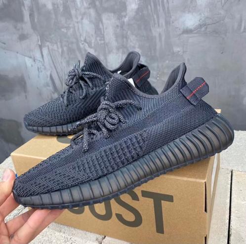 Adidas Yeezy Boost 350 V2 Black Non-Reflective schoenen, Kleding | Heren, Schoenen, Nieuw, Sneakers of Gympen, Zwart, Ophalen of Verzenden