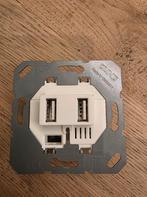 Jung USB lader 2-voudig      USB3-2WW, Ophalen of Verzenden, Nieuw, Stopcontact