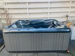 Prachtige taupe kleur jacuzzi met nieuwe cover, Ophalen, Zo goed als nieuw, Filter, Vast