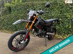 Rieju MRT 50 SM Pro E5+ NIEUW Zwart/Rood BETAAL met in3, Fietsen en Brommers, Gebruikt, Info@rieju.nl, 49 cc, R
r  r