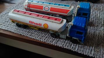 2x Majorette Volvo Globetrotter Tankwagen beschikbaar voor biedingen