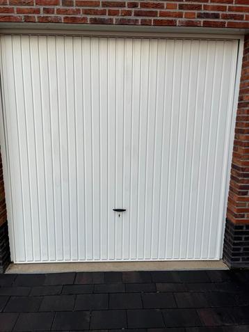 Jonge Garagedeur wordt 8 november gedemonteerd. beschikbaar voor biedingen