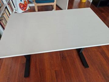 Ikea TROTTEN zit/sta bureau