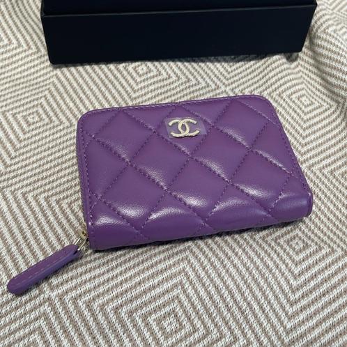Chanel Classic Quilted Zip-Rond Portemonnee Paars Lamsleer, Sieraden, Tassen en Uiterlijk, Portemonnees, Nieuw, Overige merken