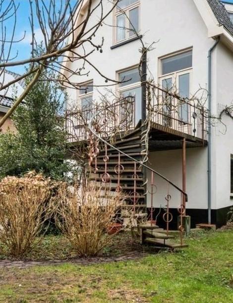 Wenteltrap/spiltrap/ spiraaltrap, Doe-het-zelf en Verbouw, Ladders en Trappen, Gebruikt, 2 tot 4 meter, Ophalen