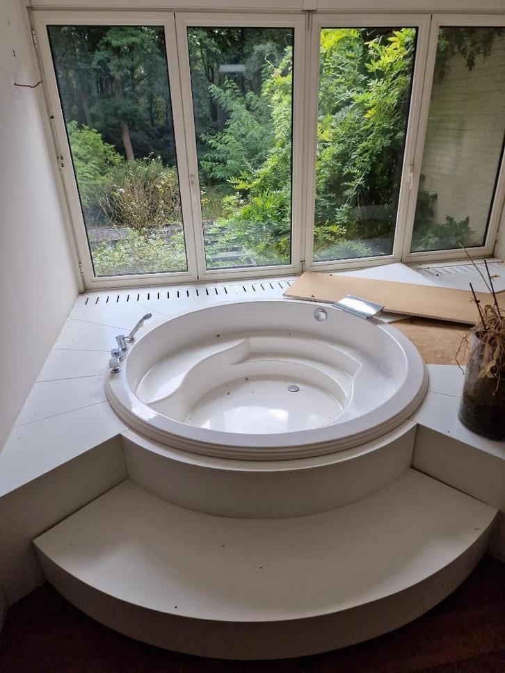 Jacuzzi, Doe-het-zelf en Verbouw, Sanitair, Bad, Ophalen
