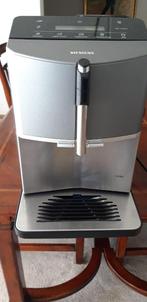 Siemens koffiezetapparaat EQ 300, Witgoed en Apparatuur, Koffiezetapparaten, Ophalen, Gebruikt, Koffiemachine, Koffiebonen