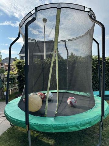 Trampoline 240cm beschikbaar voor biedingen