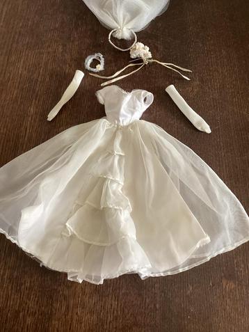 Barbie vintage bruidsjurk beschikbaar voor biedingen