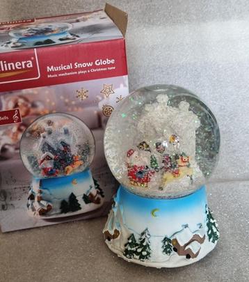 Muziek snowglobe beschikbaar voor biedingen