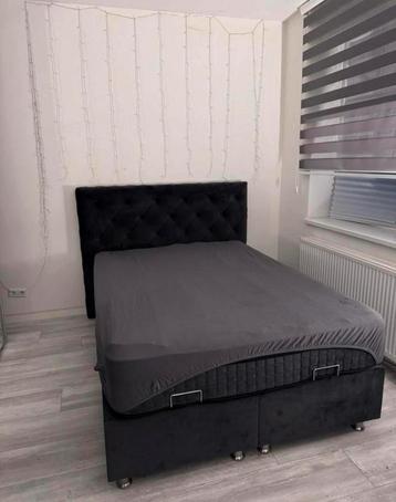 Boxspring met opbergruimte en matras beschikbaar voor biedingen