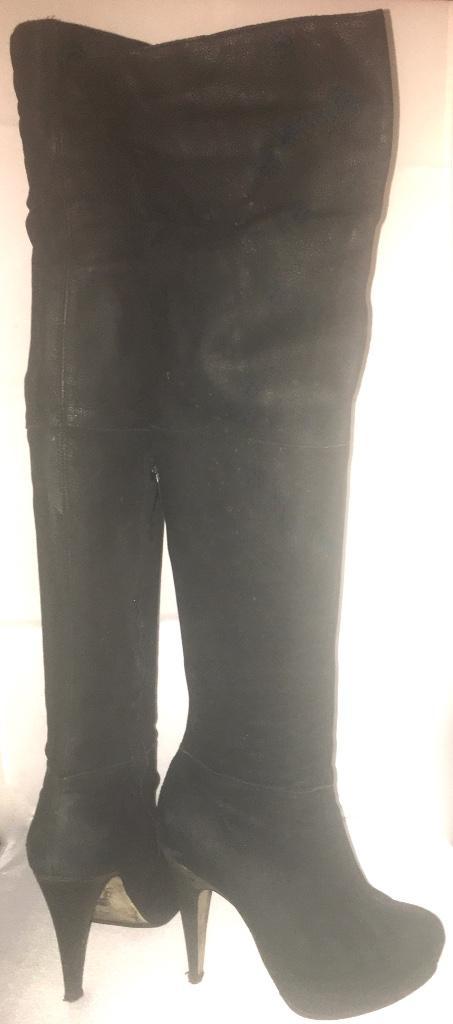 BUFFALO zwarte geheel leren SEXY over de knie laarzen mt 36, Kleding | Dames, Schoenen, Zo goed als nieuw, Hoge laarzen, Zwart