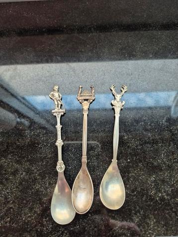 3 theelepeltjes verzilverd  beschikbaar voor biedingen