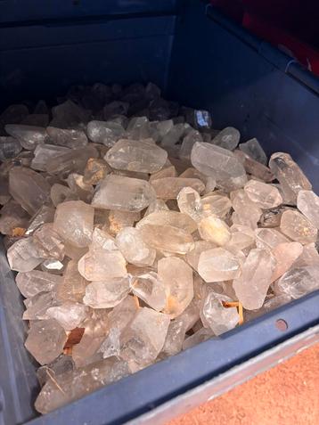 Grote partij bergkristal clusters beschikbaar voor biedingen