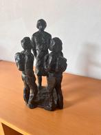Bronzen Beeld: Moeder met Kinderen, Ophalen